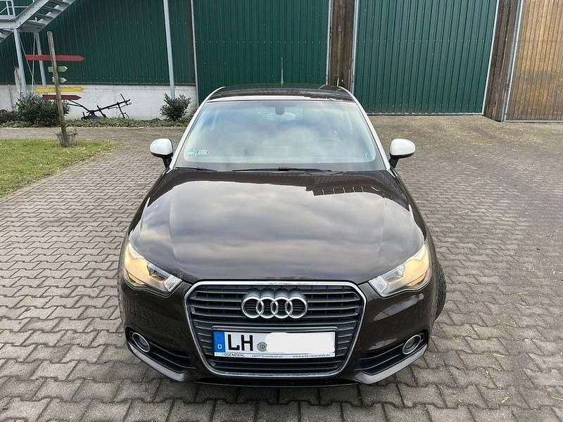 Gebraucht Audi A1 Attraction 86 PS (63 kW) 2011 Braun Kleinwagen