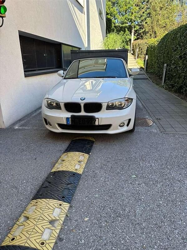 Weiß Gebraucht 2011 BMW 118 Cabriolet Cabrio | 6.300 € (Fairer Preis) - Bild 1/4