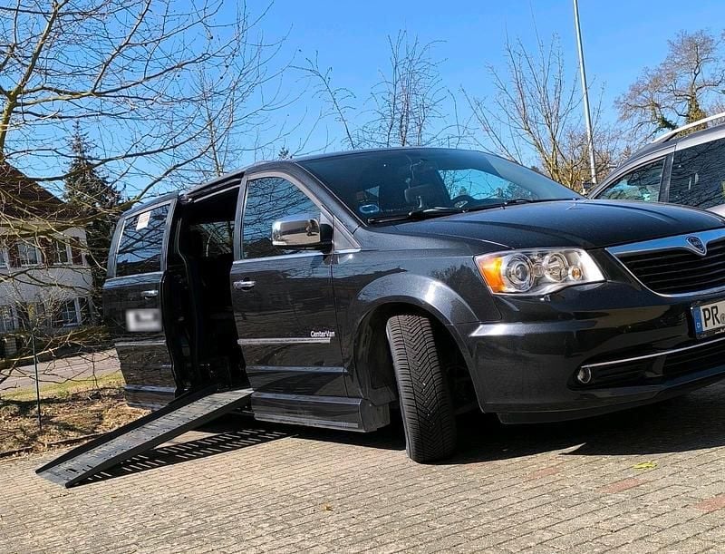 Gebraucht Chrysler Voyager 188 PS (138 kW) 2016 Schwarz Van / Kleinbus