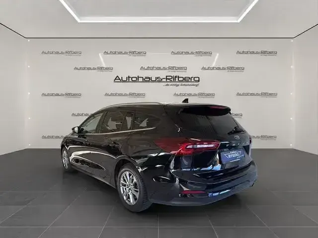 Używany Ford Focus Titanium 116 KM (85 kW) 2024 Czarny Sedan/Limuzyna