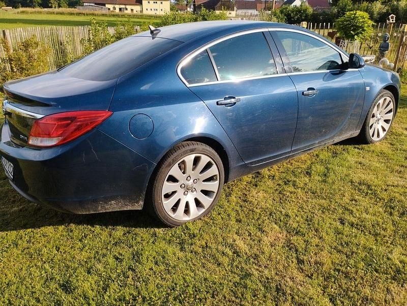 Gebraucht Opel Insignia Innovation 160 PS (117 kW) 2013 Blau Limousine