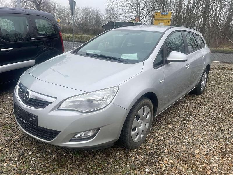 Silber Gebraucht 2012 Opel Astra Active Kombi | 5.950 € (Fairer Preis) - Bild 1/4
