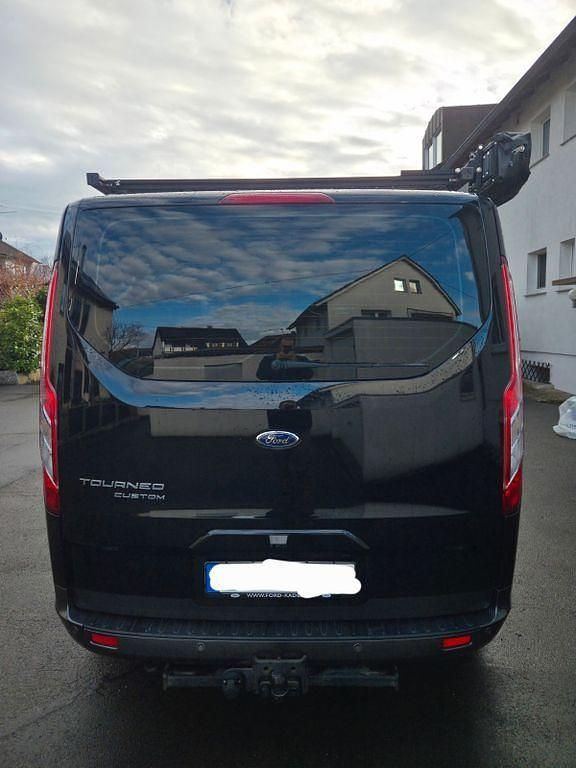 Gebraucht Ford Tourneo Active 150 PS (110 kW) 2023 Schwarz Van / Kleinbus