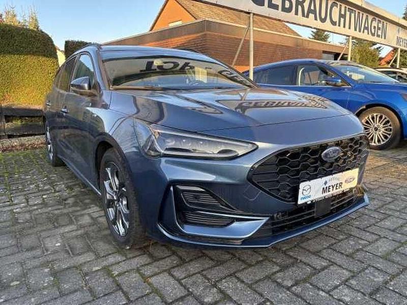 Chromablau metallic Gebraucht 2023 Ford Focus ST-Line Kombi | 23.450 € (Guter Preis) - Bild 1/2