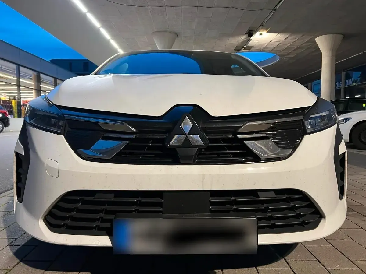 Gebraucht Mitsubishi Colt 67 PS (49 kW) 2024 Weiß Kleinwagen