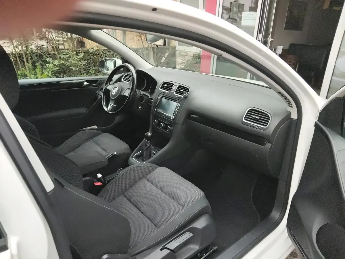 Gebraucht VW Golf VI 122 PS (89 kW) 2009 Weiß Coupé
