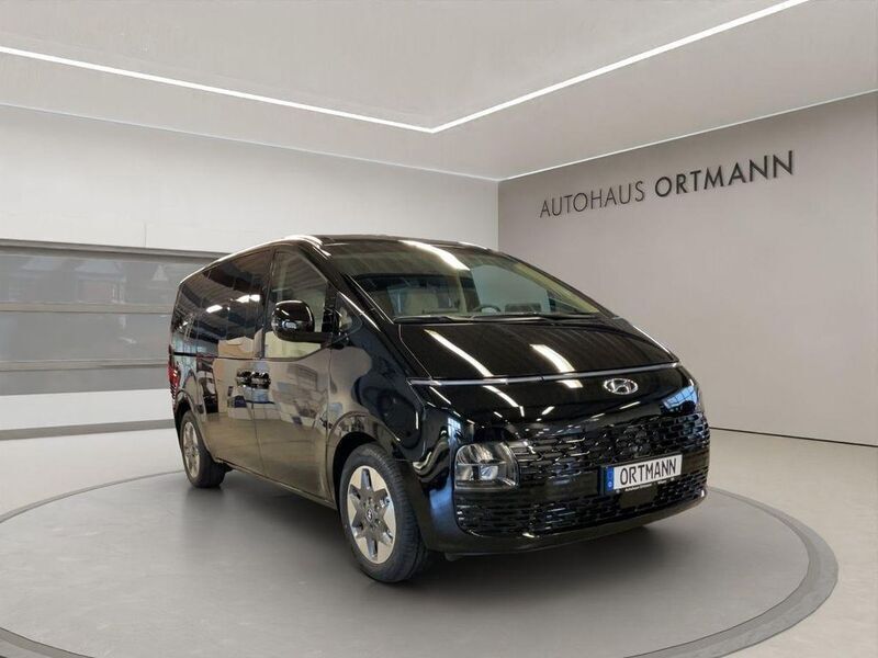 Abyss black / mic Gebraucht 2024 Hyundai Staria Prime Van | 47.990 € (Etwas zu teuer) - Bild 1/4