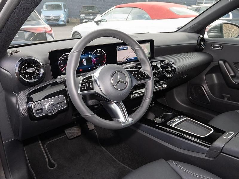 Gebraucht Mercedes A200 150 PS (110 kW) 2025 Grau Limousine