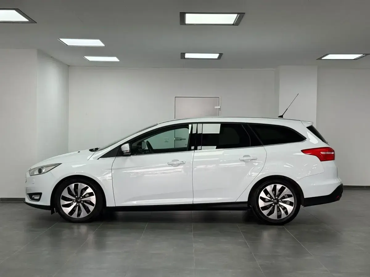 Gebraucht Ford Focus Titanium 150 PS (110 kW) 2015 Weiß Kombi
