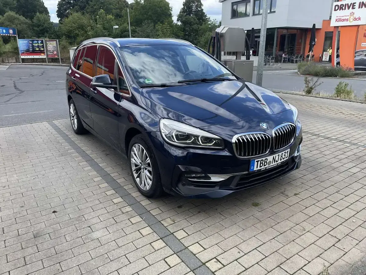 Gebraucht BMW 218 Gran Tourer Luxury Line 150 PS (110 kW) 2019 Blau Van / Kleinbus