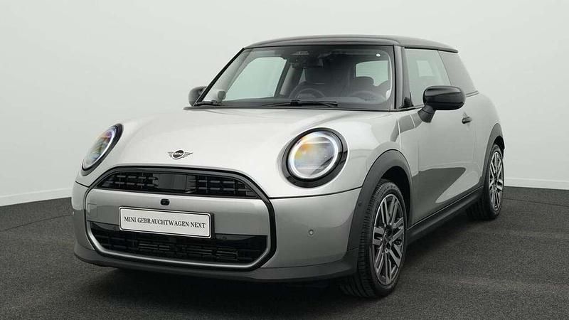 Grau Gebraucht 2024 Mini Cooper Classic Kleinwagen | 29.587 € (Etwas zu teuer) - Bild 1/4