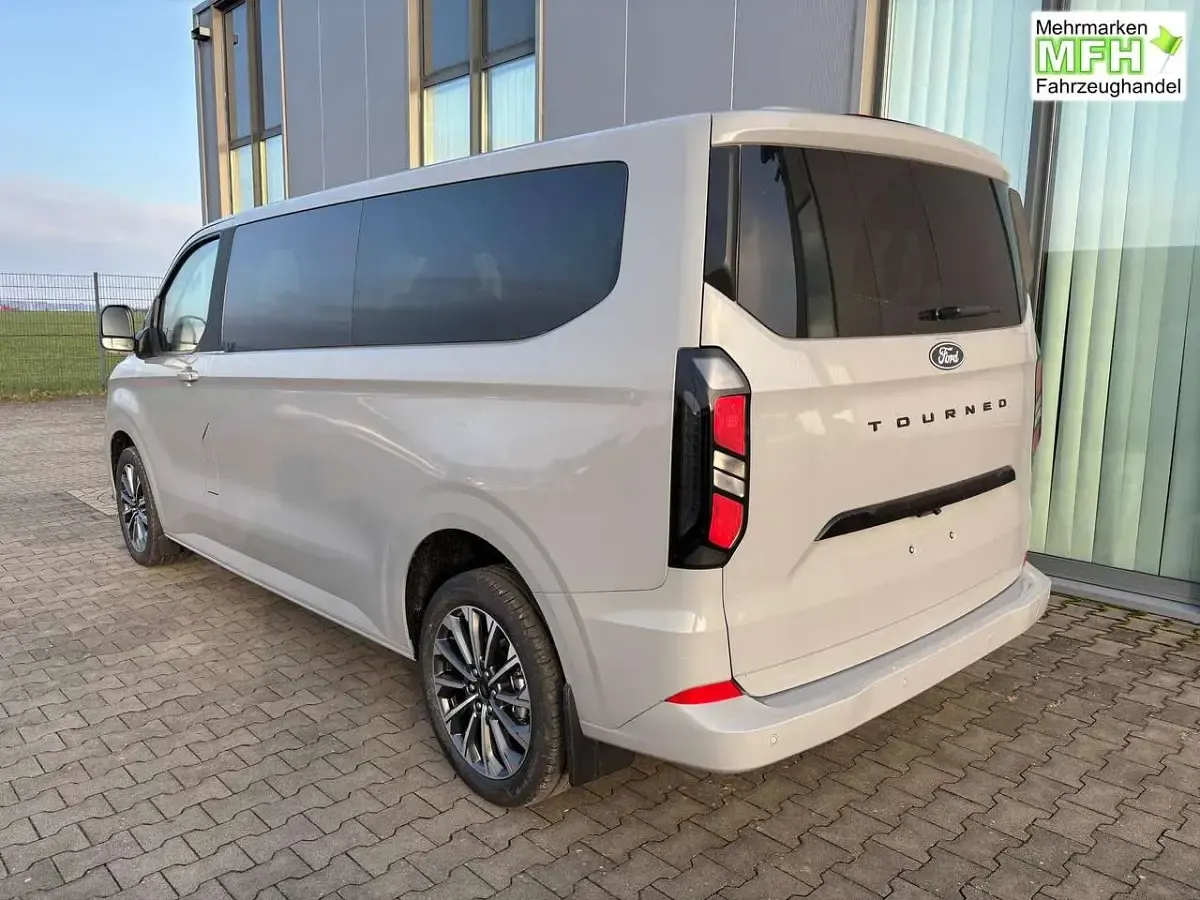 Neu Ford Tourneo Custom Active 170 PS (125 kW) 2026 Wählbar Van