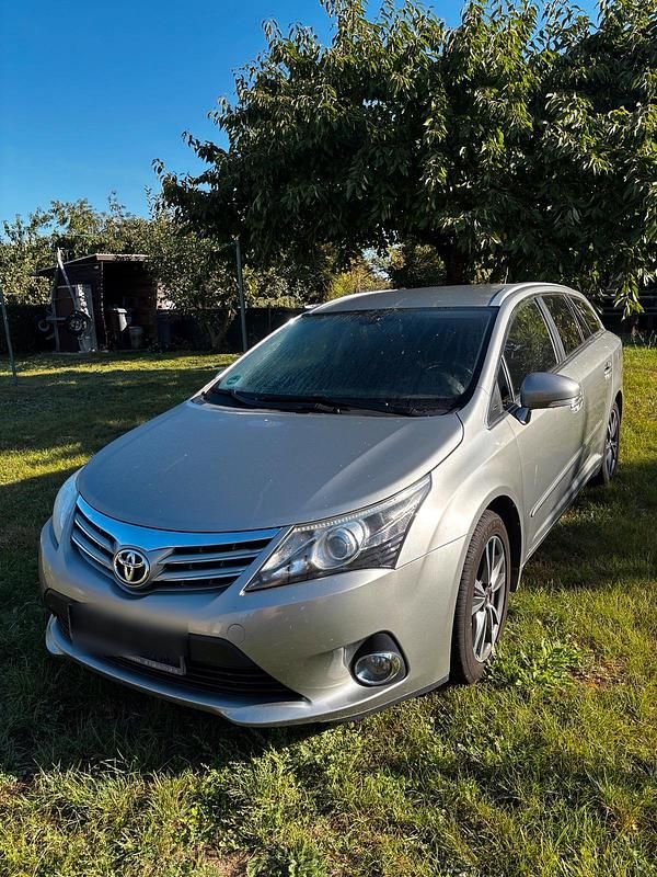 Grau Gebraucht 2013 Toyota Avensis Comfort Kombi | 7.000 € (Fairer Preis) - Bild 1/4