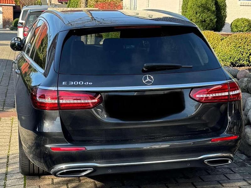 Gebraucht Mercedes E300 320 PS (235 kW) 2021 Schwarz Kombi