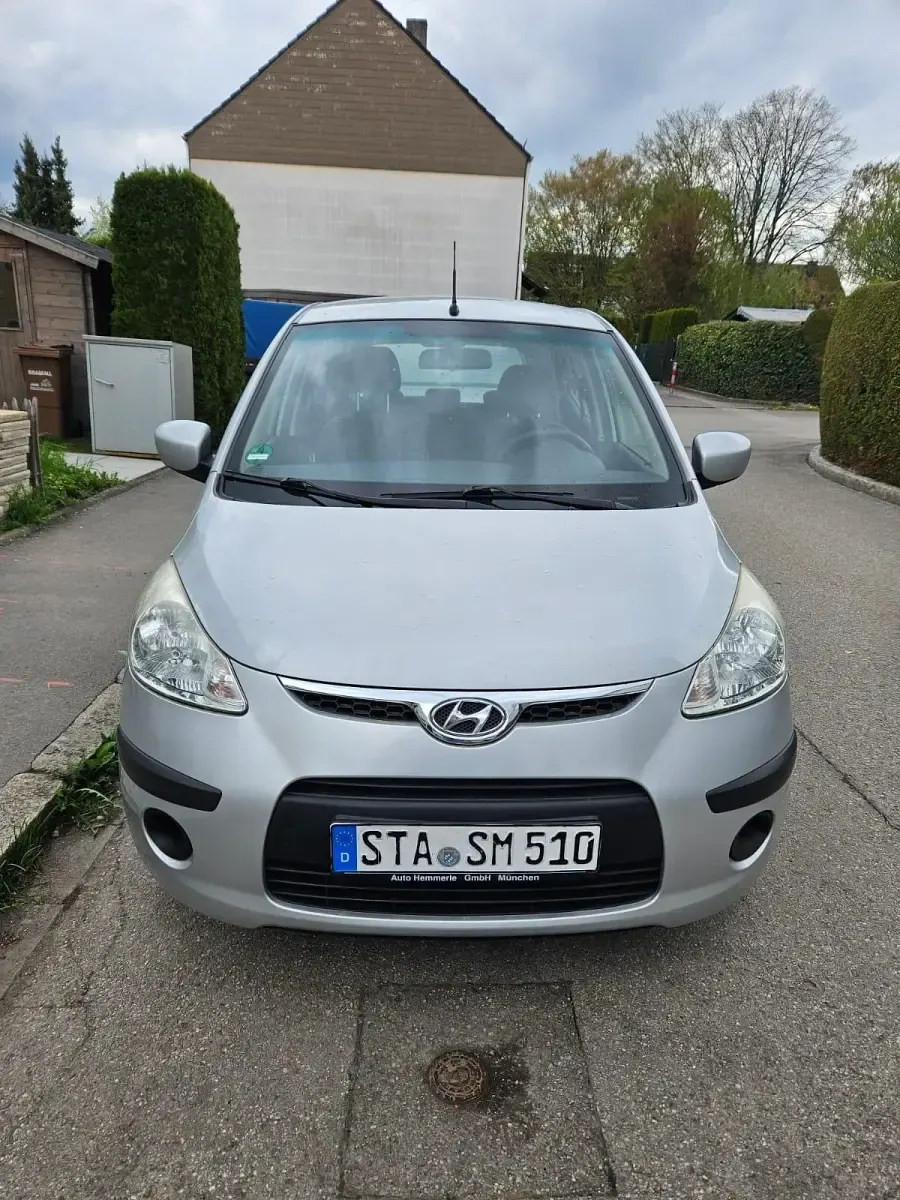Gebraucht Hyundai i10 63 PS (46 kW) 2009 Silber Kleinwagen