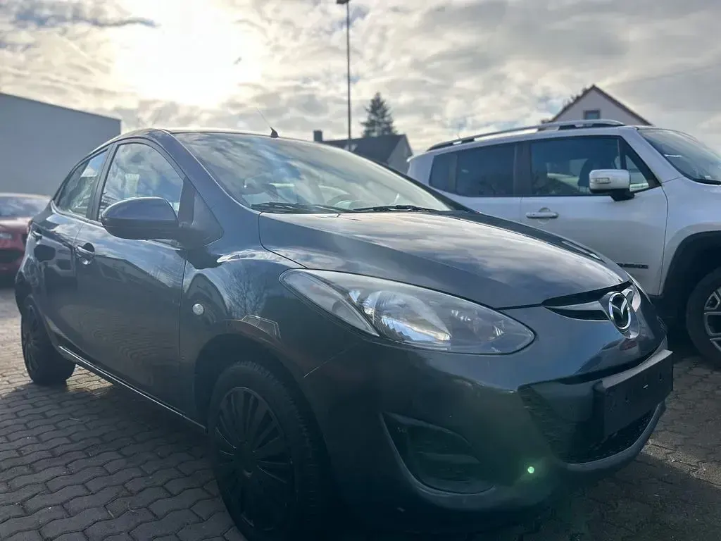 Gebraucht Mazda 2 Inclusive 102 PS (75 kW) 2011 Grau Kleinwagen