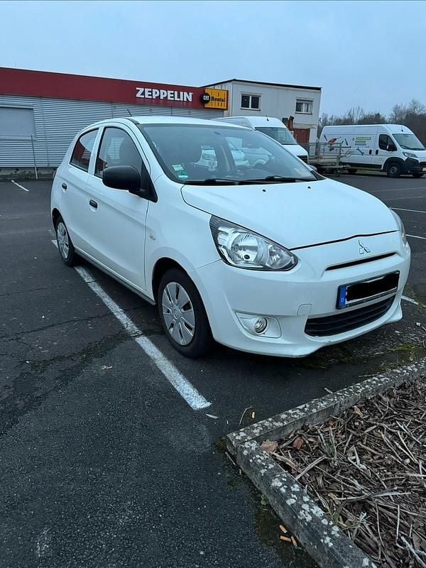 Gebraucht Mitsubishi Space Star 69 PS (50 kW) 2015 Weiß Kleinwagen