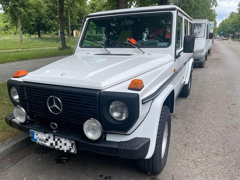 Weiß Gebraucht 1988 Mercedes G280 SUV | 18.399 € - Bild 1/4
