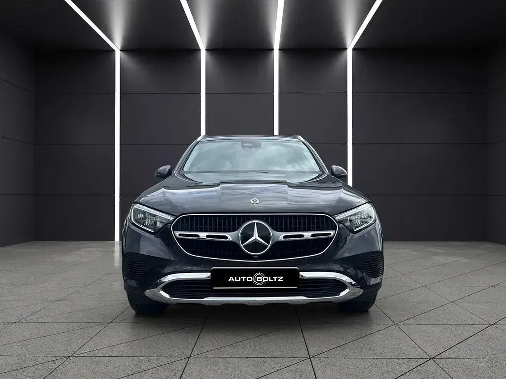 Gebraucht Mercedes GLC200 Avantgarde 227 PS (166 kW) 2025 Graphitgrau SUV