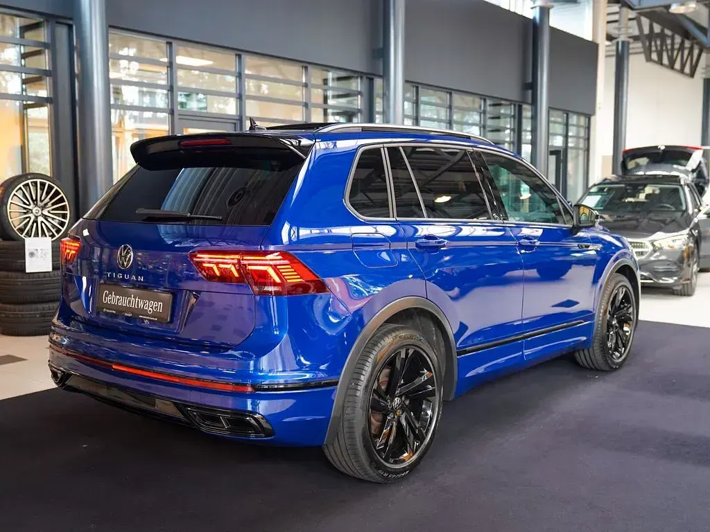 Gebraucht VW Tiguan R-line 150 PS (110 kW) 2023 Blau SUV