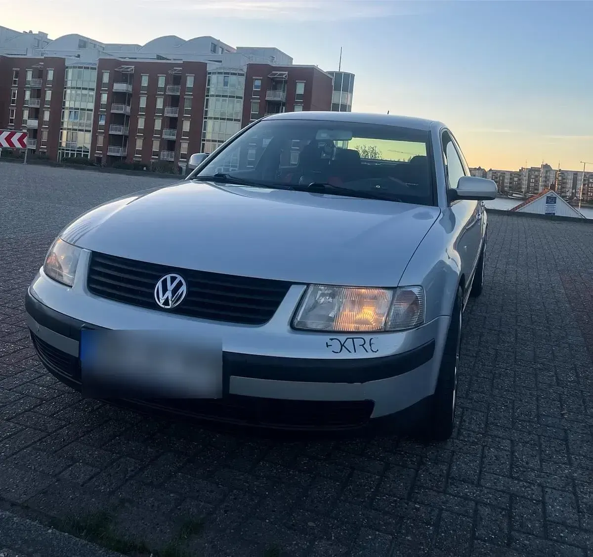 Gebraucht VW Passat 101 PS (74 kW) 1999 Silber Limousine