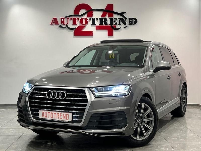 Grau Gebraucht 2015 Audi Q7 S-Line SUV | 31.900 € (Teuer) - Bild 1/4
