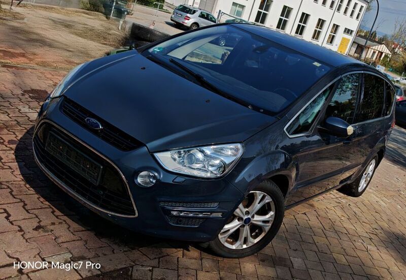 Grau Gebraucht 2011 Ford S-MAX Titanium Van / Kleinbus | 5.990 € (Superpreis) - Bild 1/4