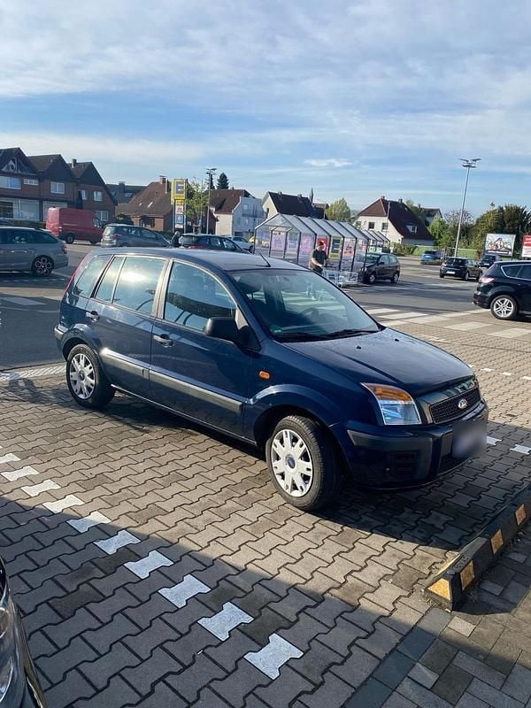 Gebraucht Ford Fusion 80 PS (58 kW) 2011 Blau Kleinwagen