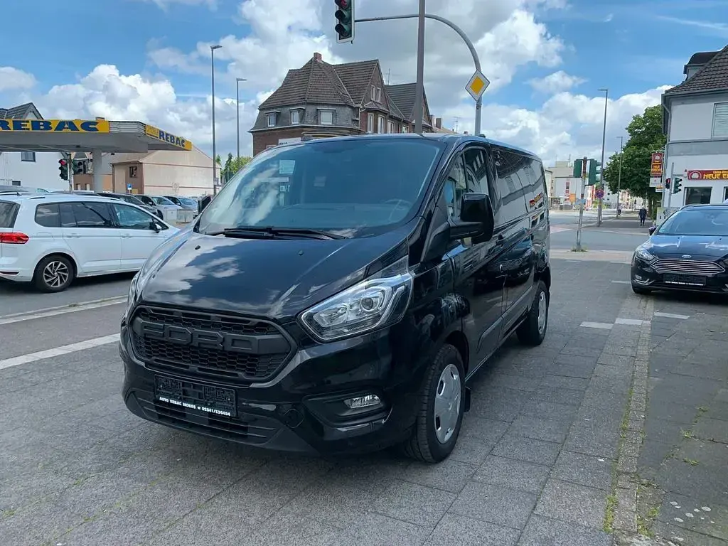 Gebraucht Ford Tourneo Custom Trend 105 PS (77 kW) 2022 Schwarz Van