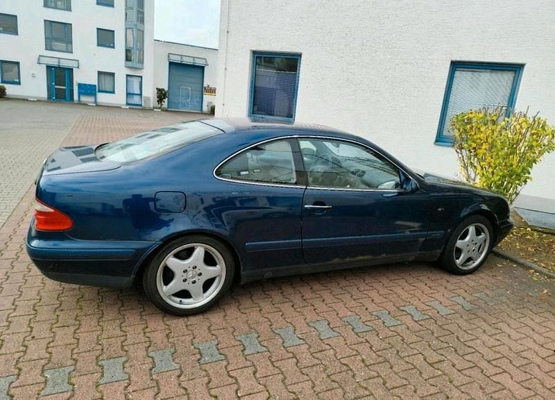 Gebraucht Mercedes CLK320 Elegance 218 PS (160 kW) 1998 Blau Coupé