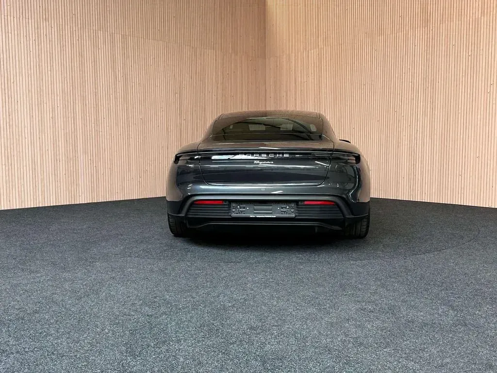Gebraucht Porsche Taycan 319 kW (435 PS) 2024 Grau Limousine