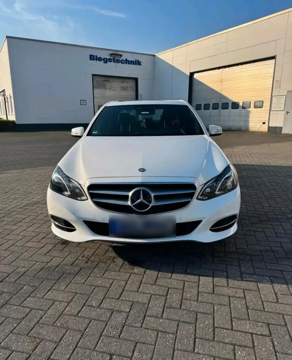 Gebraucht Mercedes E350 258 PS (189 kW) 2014 Weiß Limousine