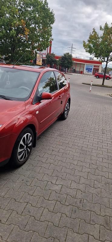 Gebraucht Ford Focus 101 PS (74 kW) 2007 Rot Coupé