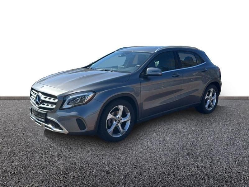 Gebraucht Mercedes GLA180 Urban 122 PS (89 kW) 2020 Grau SUV