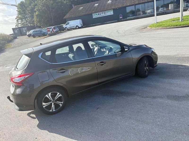 Gebraucht Nissan Pulsar Acenta 110 PS (80 kW) 2015 Braun Limousine