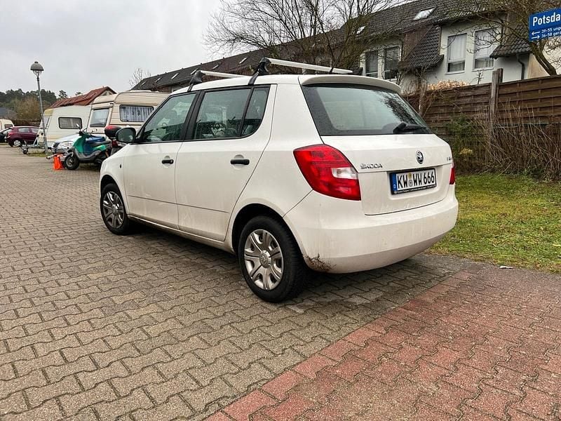 Gebraucht Skoda Fabia 60 PS (44 kW) 2014 Weiß Kleinwagen