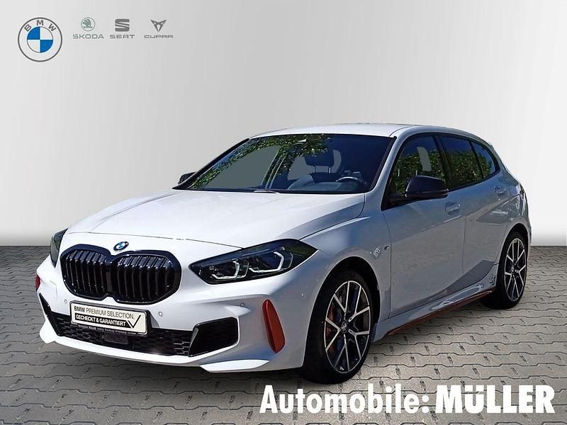 Weiss Gebraucht 2022 BMW 128 Comfort Edition Limousine | 31.850 € (Fairer Preis) - Bild 1/4