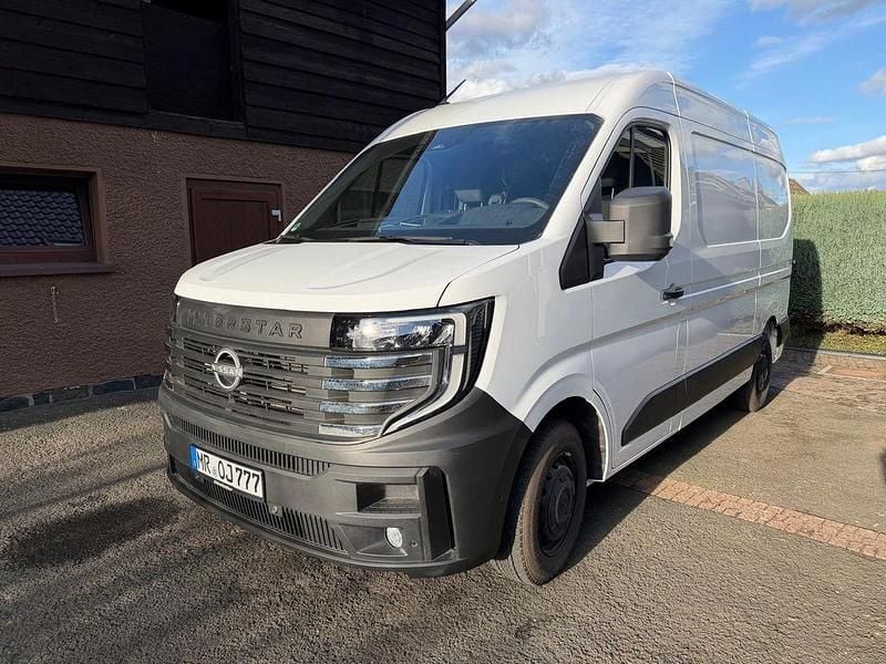 Gebraucht Nissan Interstar 150 PS (110 kW) 2025 Weiß Van