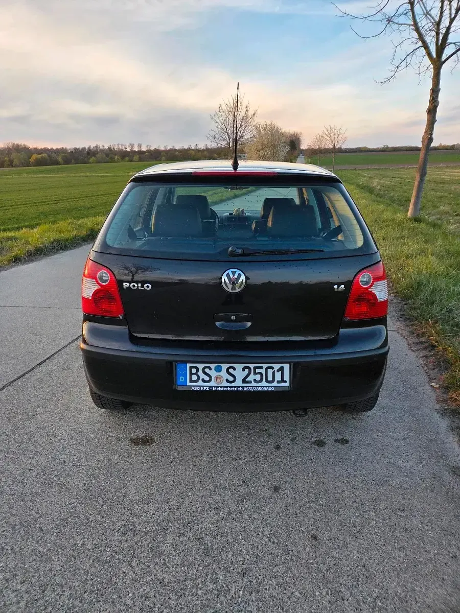 Gebraucht VW Polo 75 PS (55 kW) 2002 Schwarz Kleinwagen