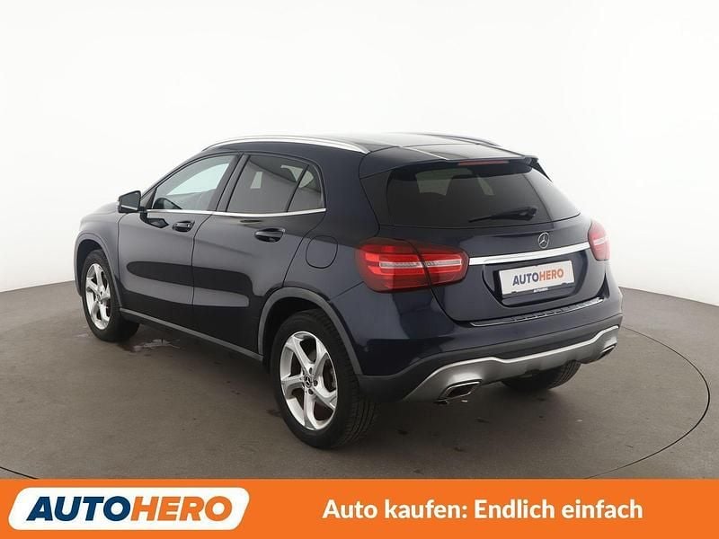 Gebraucht Mercedes GLA220 Urban 177 PS (130 kW) 2017 Blau SUV