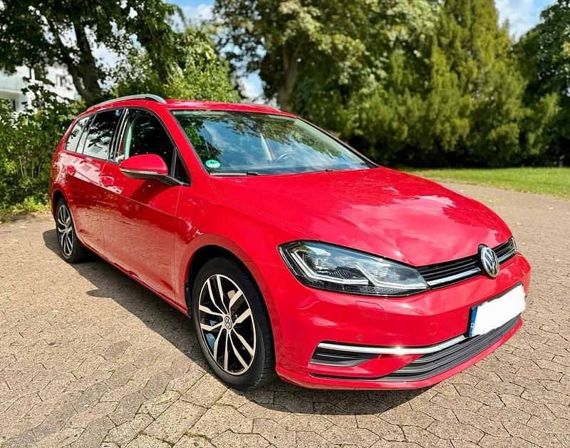 Rot Gebraucht 2017 VW Golf VII Kombi | 10.300 € (Superpreis) - Bild 1/4