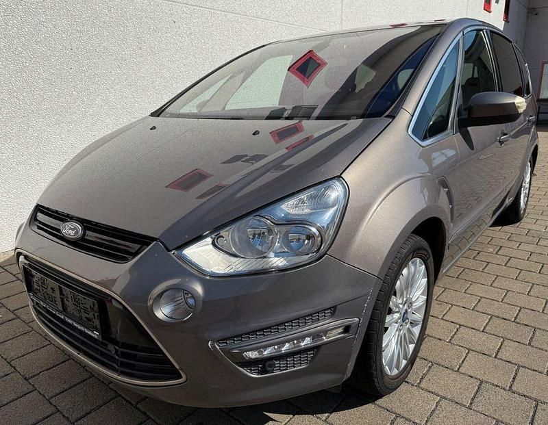 Braun Gebraucht 2011 Ford S-MAX Titanium Van / Kleinbus | 4.490 € (Fairer Preis) - Bild 1/4