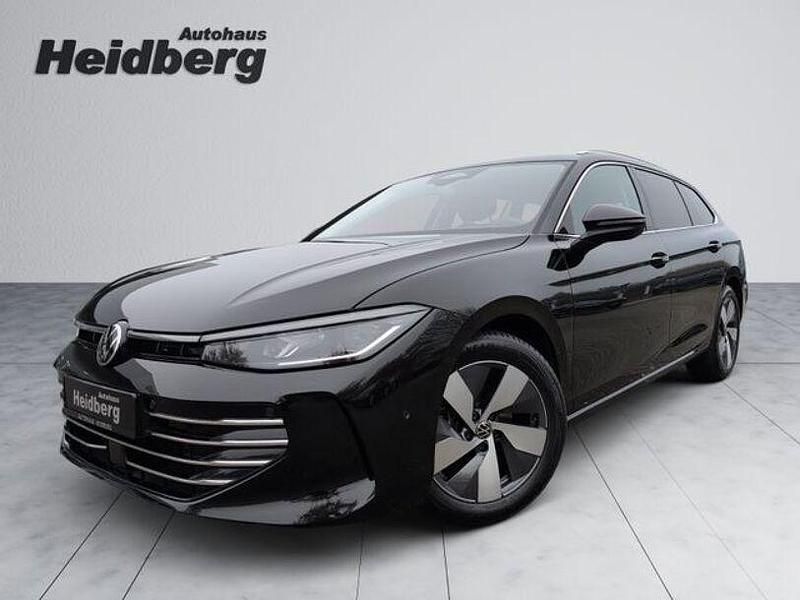Gebraucht VW Passat Elegance 150 PS (110 kW) 2025 Schwarz Kombi
