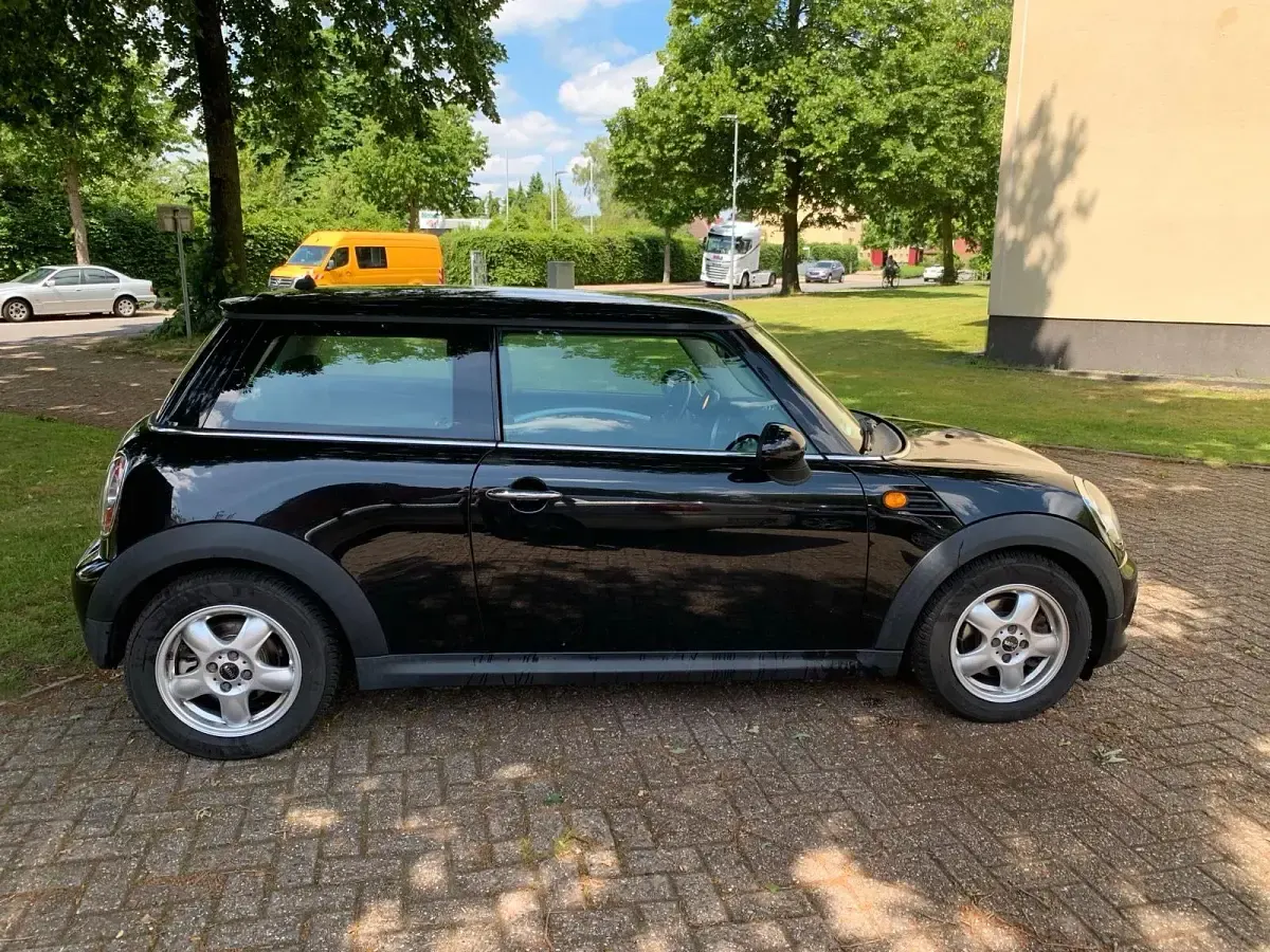 Gebraucht Mini Cooper 122 PS (89 kW) 2010 Schwarz Kleinwagen
