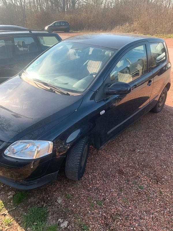 Gebraucht VW Fox 60 PS (44 kW) 2005 Schwarz Kleinwagen
