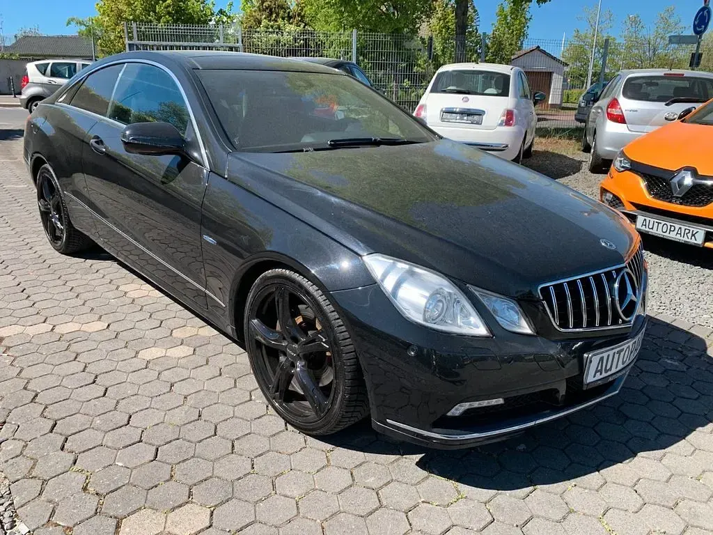 Second-hand Mercedes E350 292 CP (214 kW) 2009 Negru Coupe