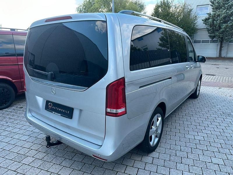 Gebraucht Mercedes V220 Edition 190 PS (139 kW) 2019 Silber Van / Kleinbus