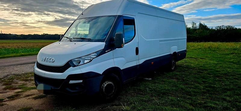 Weiß Gebraucht 2016 Iveco Daily Van / Kleinbus | 9.800 € - Bild 1/4