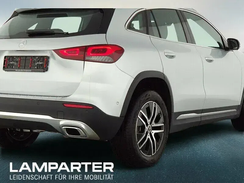 Gebraucht Mercedes GLA200 150 PS (110 kW) 2022 Silber SUV