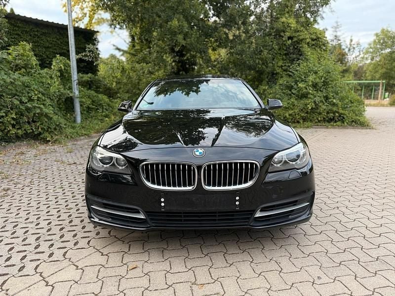 Gebraucht BMW 520 190 PS (139 kW) 2015 Schwarz Limousine